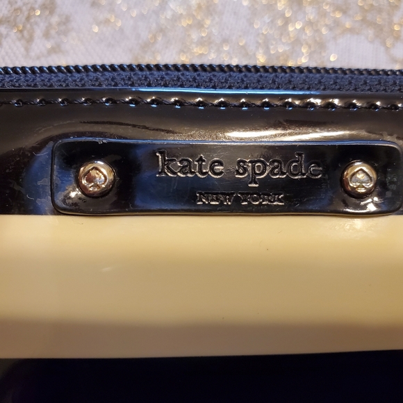 Kate Spade Penn Valley Neha Wallet - Picture 7 of 13